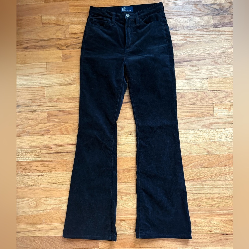 Gap black velvet 70’s flare pants, size 0/25R